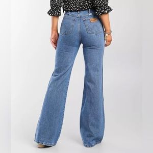 Wrangler Wanderer High Rise Flare Jean 31